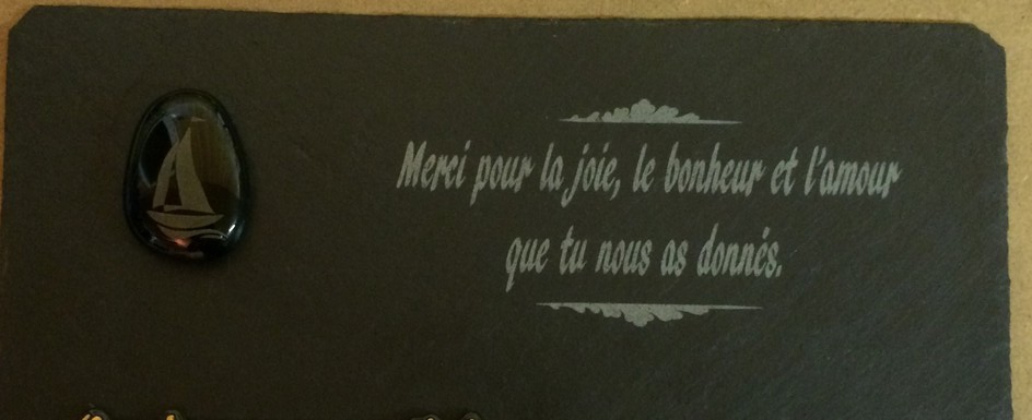 ardoise funéraire gravée personnalisable