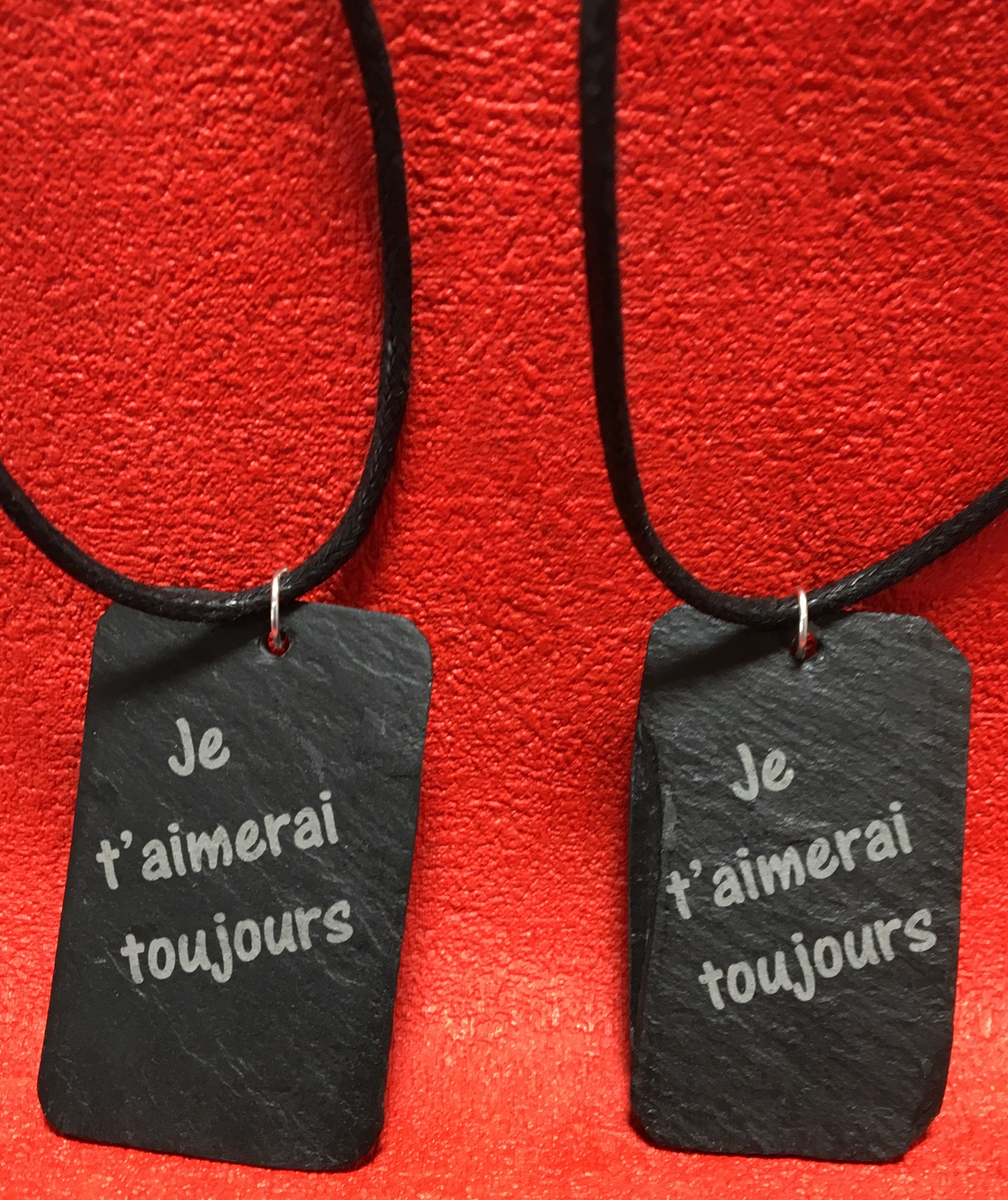 ardoise pendentif gravée St Valentin à personnaliser